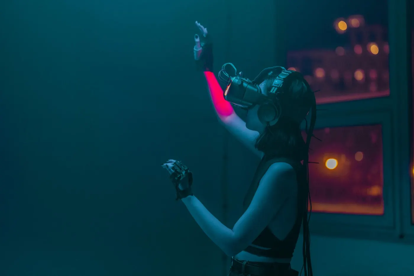 Student experimenting with immersive technology